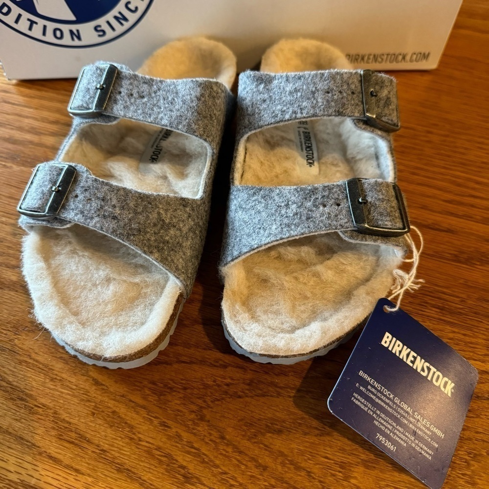 Birkenstock Girl’s Arizona Happy Lamb Sandals NEW!!